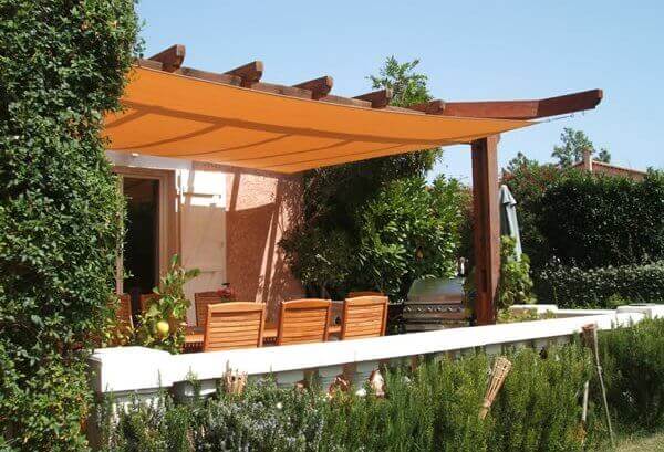 Coolaroo Sonnensegel an einer Pergola